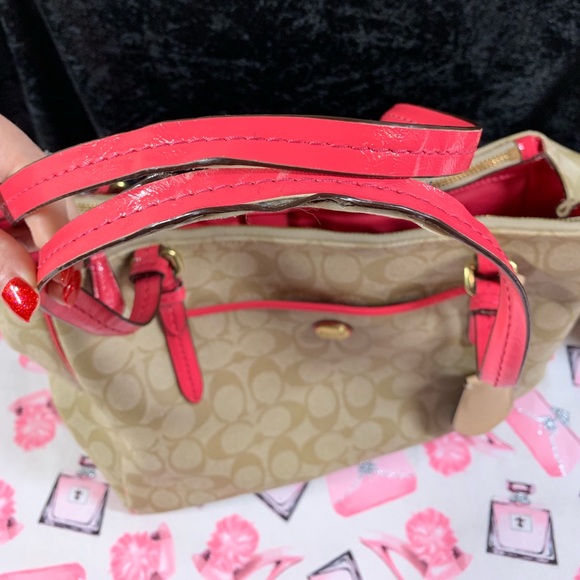Coach Purse - Picture 4 of 7